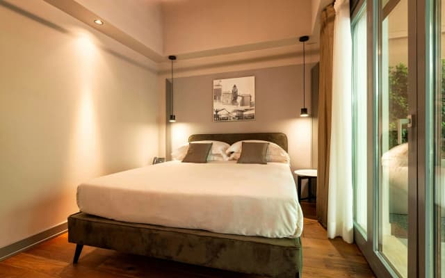 Loly Boutique Hotel - photo 2