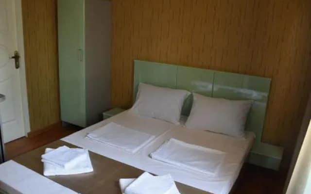 Crossway Hotel - photo 4