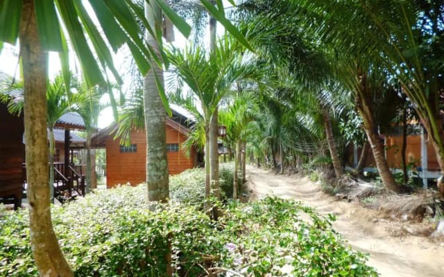 Haad Salad Resort - photo 5