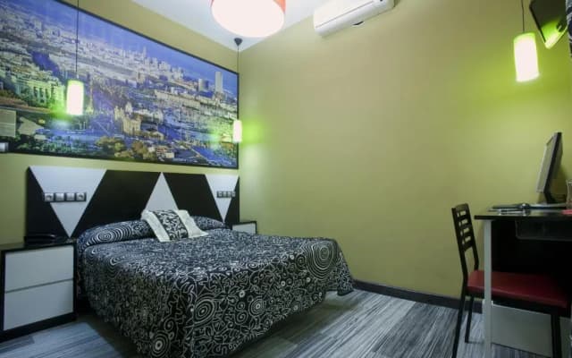 JC Rooms Santa Ana - photo 2