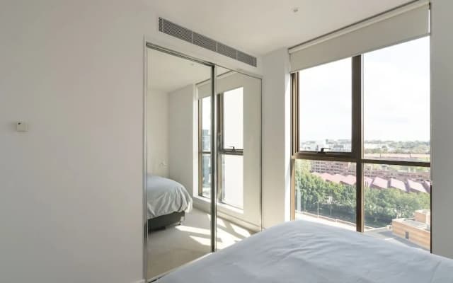 Modern Apartment in Darling Harbour - photo 3