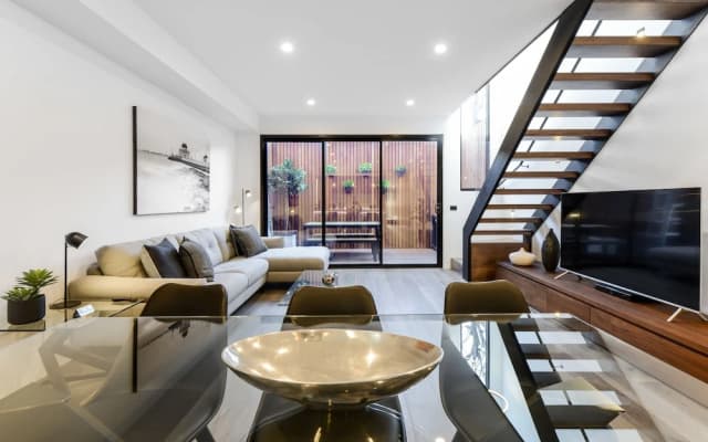 Boutique Stays - County Down, Port Melbourne - photo 3