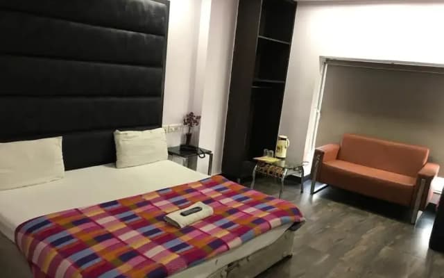 ADB ROOMS Hotel Saya Deluxe - photo 3