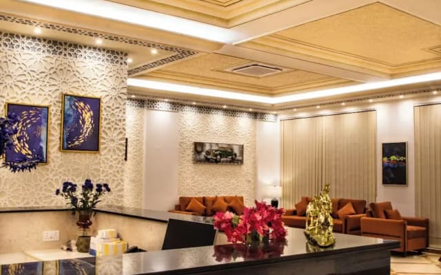 4 Guys Hotels - photo 2
