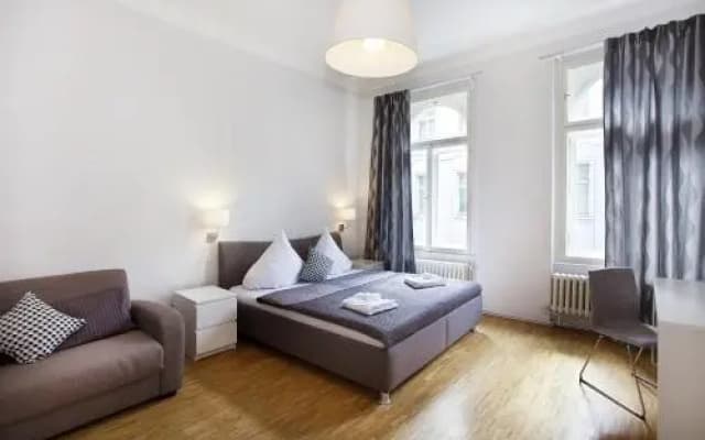 Spacious Ruterra 3BDR Flat - photo 2