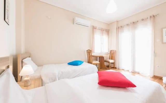 Modern 2BD apt in Athens DT, 2-min metro - photo 4