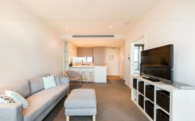 MILA, 1BDR Cremorne Apartment - photo 3