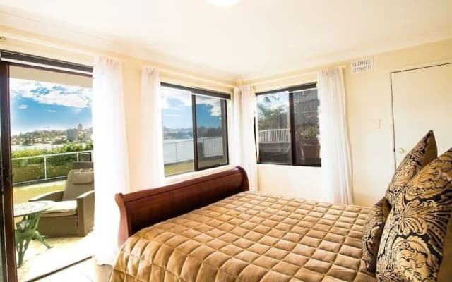 Waterfront on Manly Harbour - photo 2