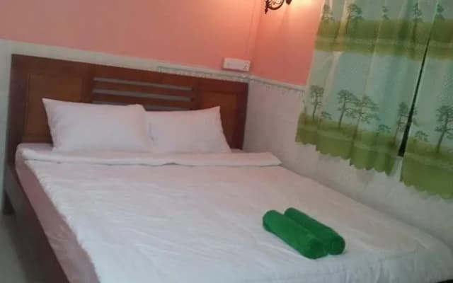 A Triple Five Restaurant Hotel - photo 2