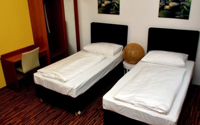 Early Bird Budget Hotel - photo 3