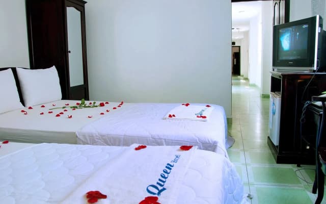 Queen Hotel - photo 5