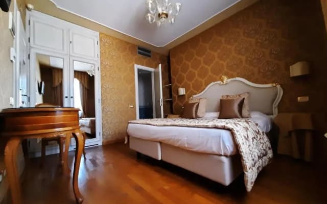 Murano Palace Bed & Breakfast - photo 2
