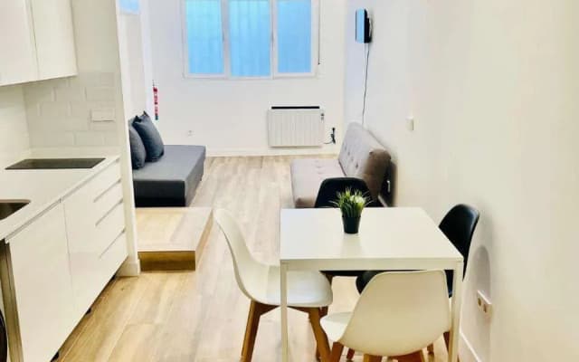 Bernabeu/ C.Universitaria Apartments - photo 5