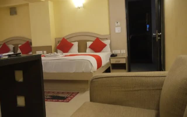 Hotel Durga Deluxe - photo 4