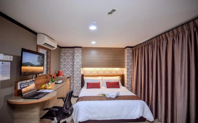 One Enigma Hotel - photo 5