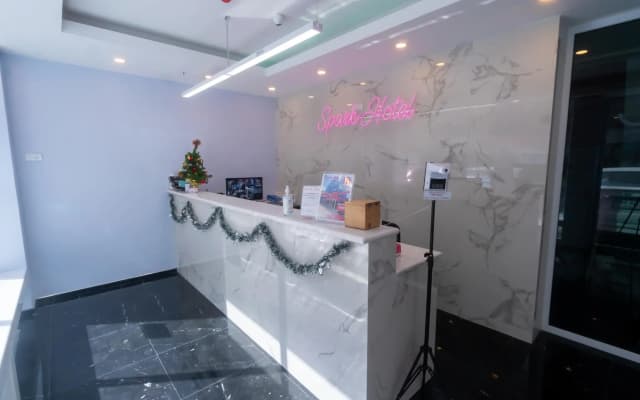 Spark Hotel - photo 2