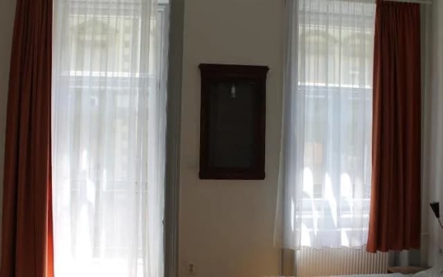 Capital Guesthouse Budapest - photo 3