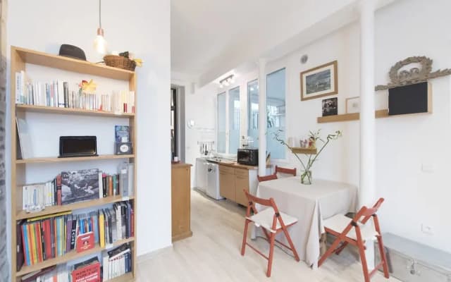 Characterful Bastille Hideaway - photo 3