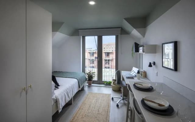 Modern Studios with Kitchen & Ensuite - photo 3