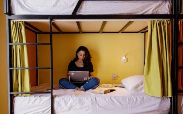 The Bridge Hostel - photo 5