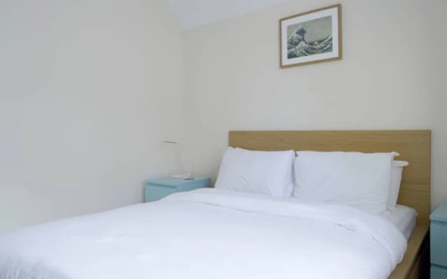 2 Bedroom Canalside Apartment - photo 3