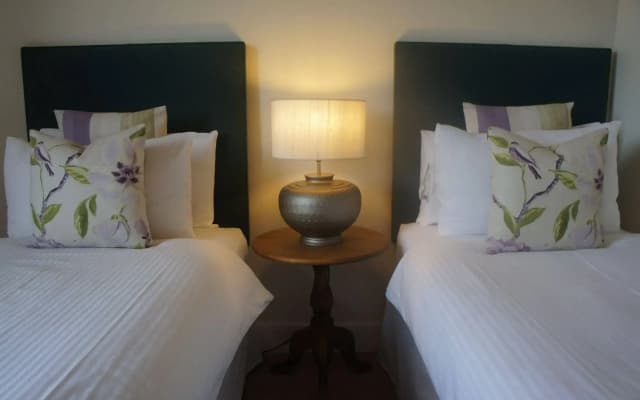 Martin's Guesthouse - photo 2