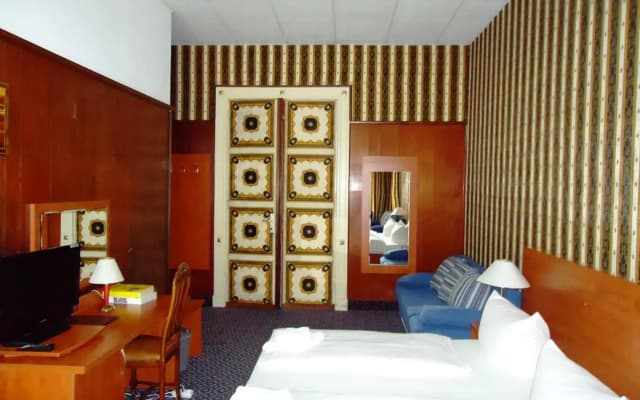 City Hotel am Kurfürstendamm - photo 2