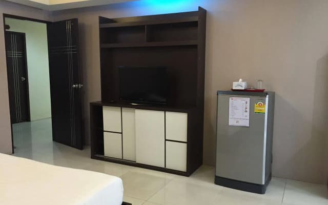 Royal Bombay Suites - photo 3