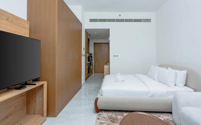Modern Studio with Premium Amenities - photo 2