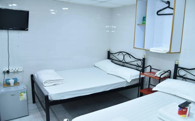 Jas Guest House - photo 4