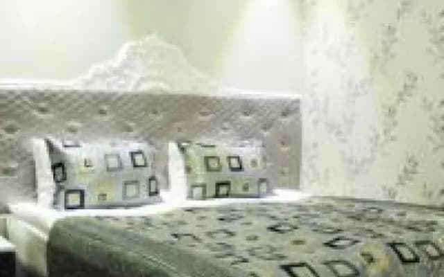 Grand Royal Hotel - photo 3
