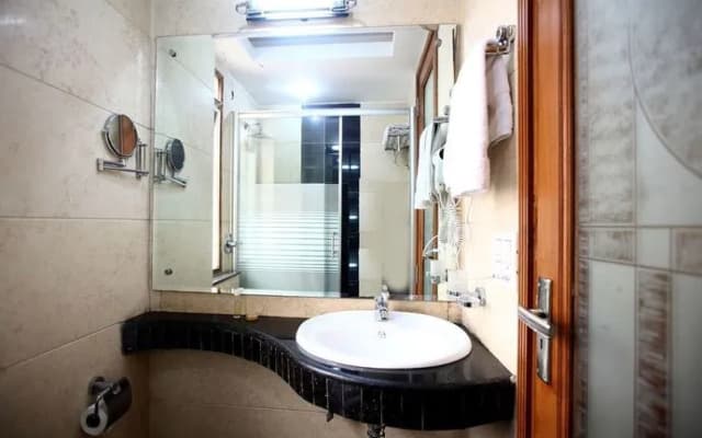 OYO 503 Hotel Comfort Zone - photo 4