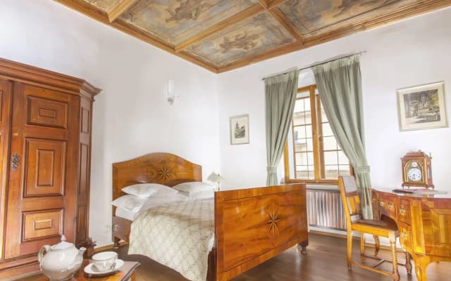 Hotel At the Green Grape - photo 4