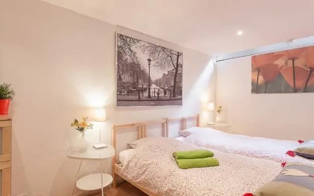 B&B With Garden in Amsterdam - photo 2