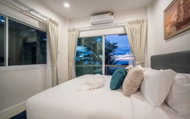 Ocean View 4BR Pool Villa KataBB Seaview - photo 3