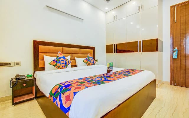 Fabhotel Floyd - photo 2