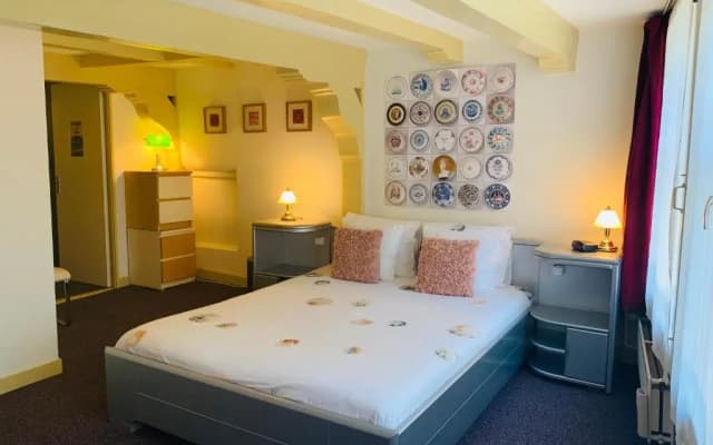 Amsterdam Central Guest House - photo 3