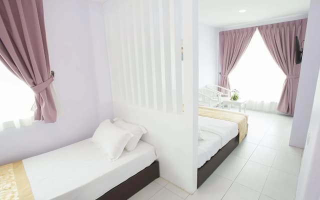 Skyview Hotel - photo 4
