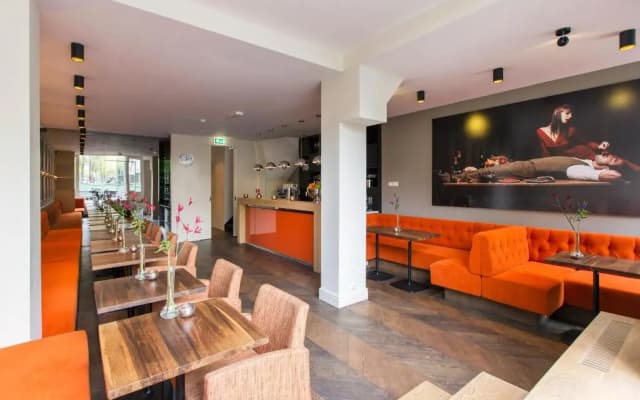 The Amsterdam Canal Hotel - photo 2