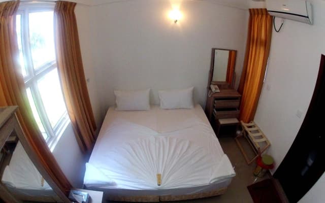 Mac Inn Maldives - photo 2