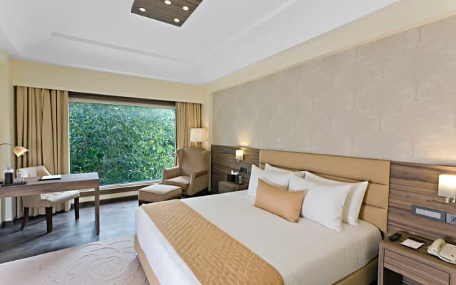 Udman Hotels and Resorts BY FERNS N PETALS - photo 3