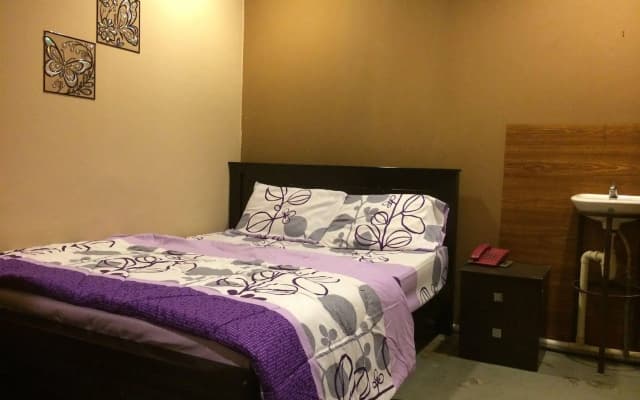 Funky Crib Hotel - photo 3