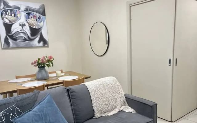 Morgan Place Central Melbourne CBD Apartment on Flinders Lane Late Check-out Complimentary Welcome Hamper - photo 4