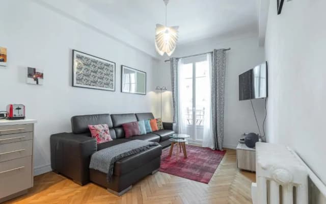 BH - CHARMANT 3 PIECES - Place Garibaldi 4 Personne - photo 3