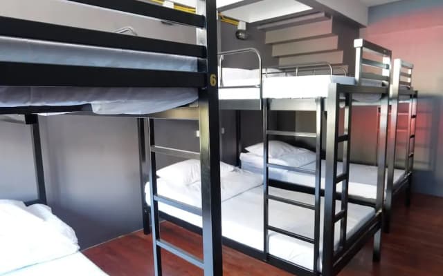 BTS Khaosan Hostel - photo 4