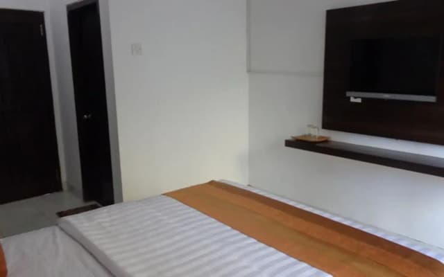 Bakung Sunset Hotel - photo 2