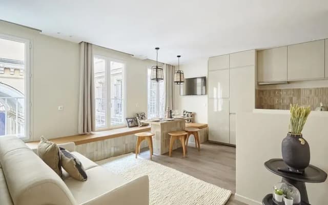 Modern 2 Bedrooms Apartment Le Marais/ Beaubourg - photo 5