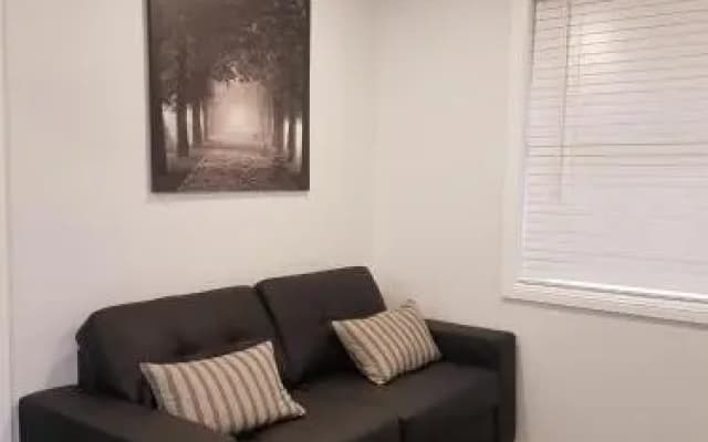 Edwin Place Apartment - photo 3