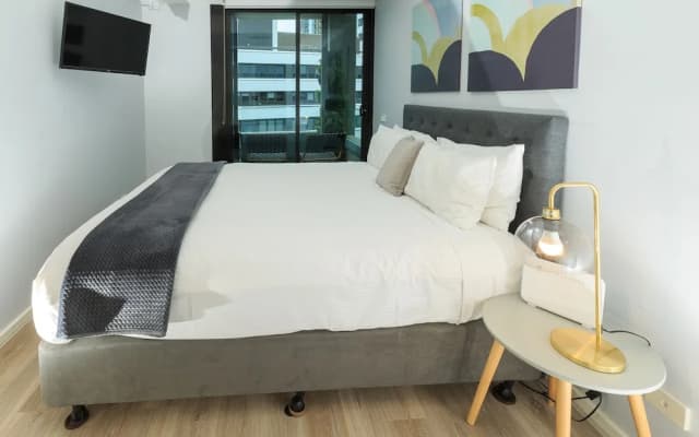 Waterfront Melbourne Apartments - photo 4