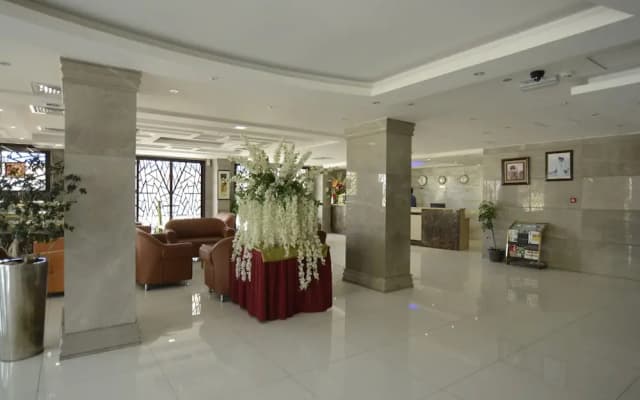 City Center Hotel - photo 2